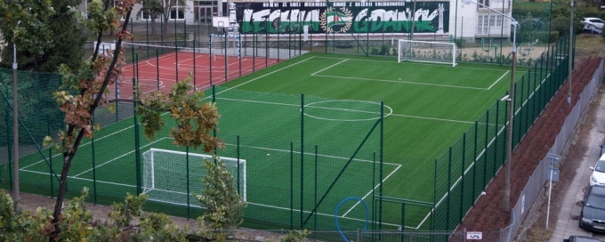 Budowa boiska do piłki nożnej w Gimnazjum nr 8 w Gdańsku