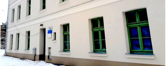 Prace izolacyjne, remont elewacji z częściowym dociepleniem oraz wymiana stolarki w budynku gminnym przy ul. Strajku Dokerów 19A