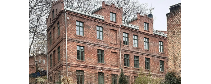 Termomodernizacja, zmiana sposobu ogrzewania, przebudowa lokali mieszkalnych w celu ich usamodzielnienia w budynku gminnym przy ul. Biskupiej 11