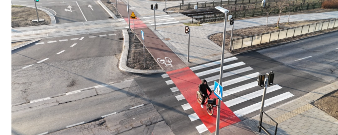 Budowa przejścia naziemnego w pobliżu skrzyżowania al. Rzeczypospolitej z ul. Hynka
