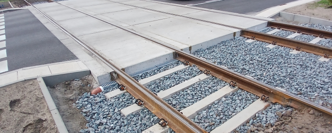 Przebudowa przejazdu drogowo - torowego na skrzyżowaniu  ul. Chłopska/ ul. Kołobrzeska                                  